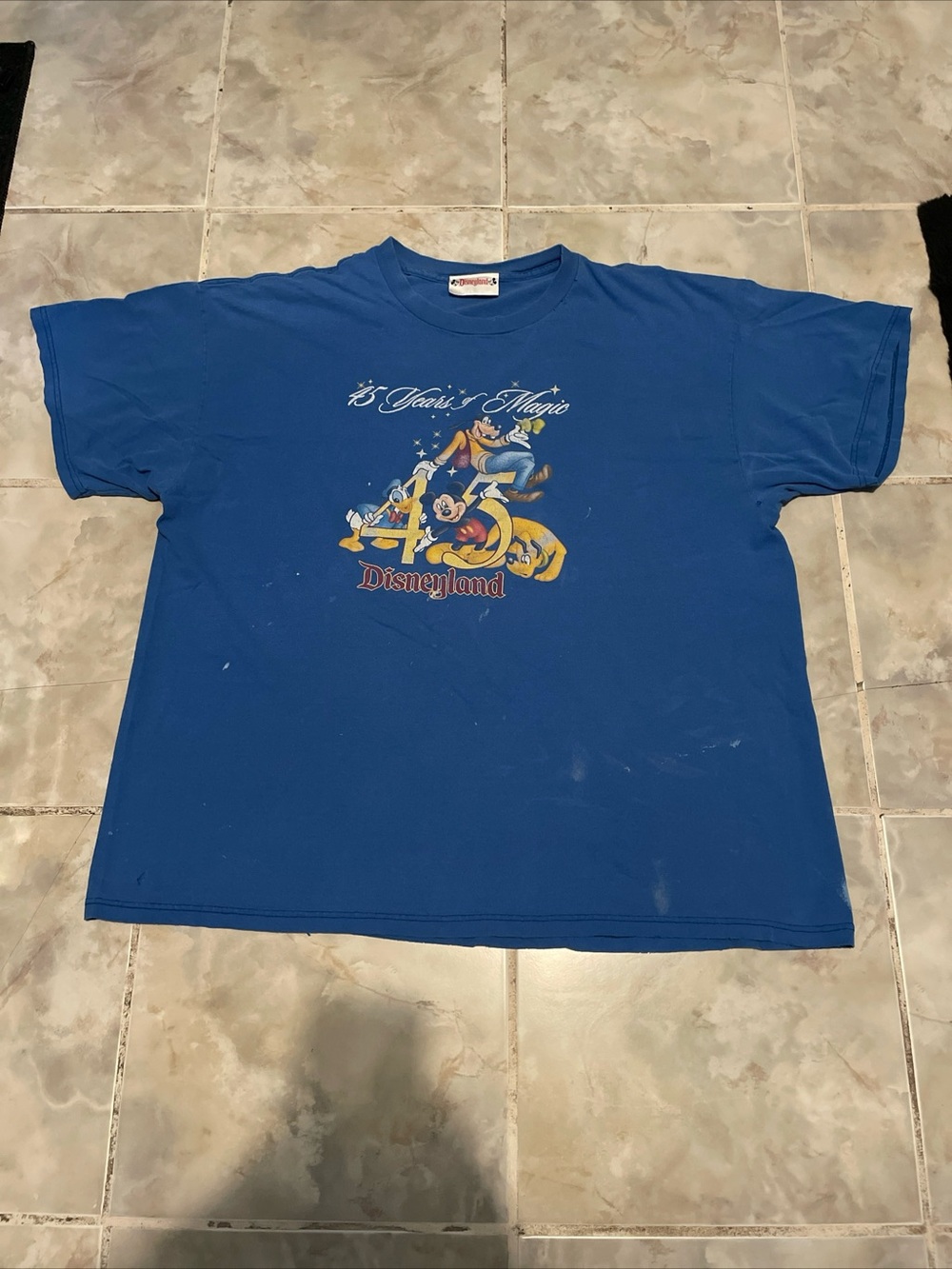VTG Disneyland XL/XXL 45th Anniversary Mickey Goofy Pluto Duck Tee Distressed